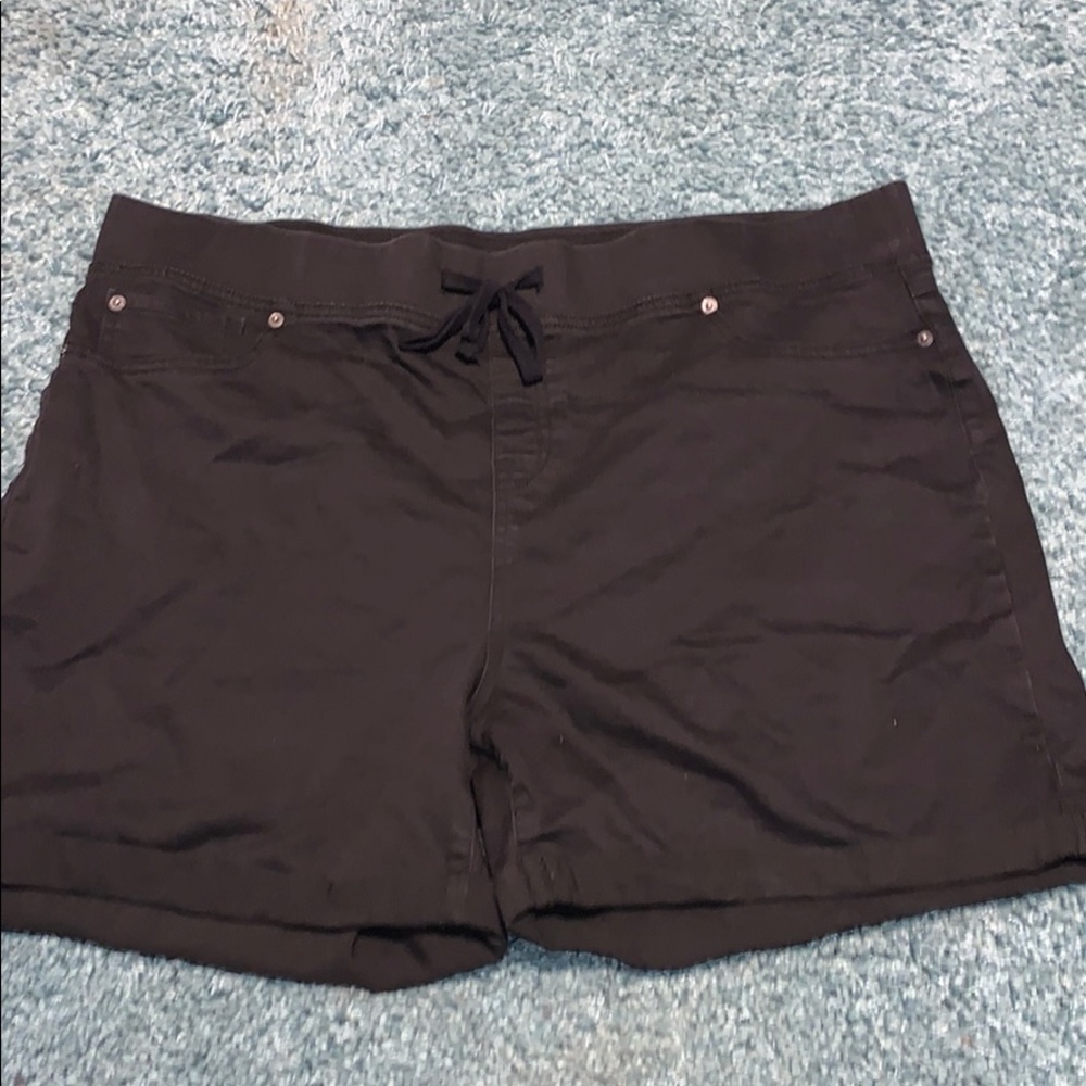 🖤🖤🖤Cuffed Shorts🖤🖤🖤